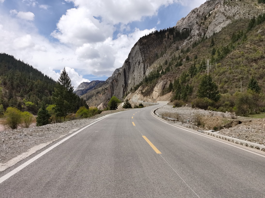 昌都市卡若區(qū)嘎瑪鄉至G317折恩多大橋橋頭道路改建工程